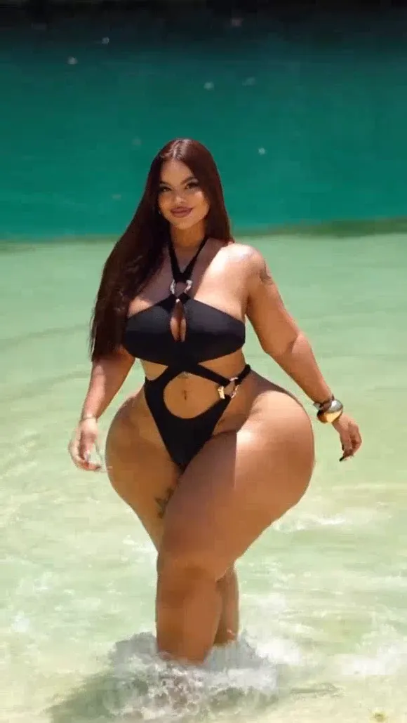 Graciebarron Black Bikini Beach Walk OnlyFans Video Leaked