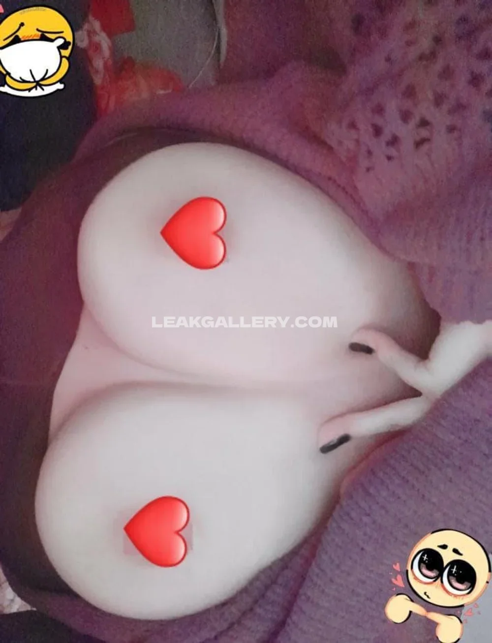 Guhkey Naked Boobs With Hearts OnlyFans Photo Leaked