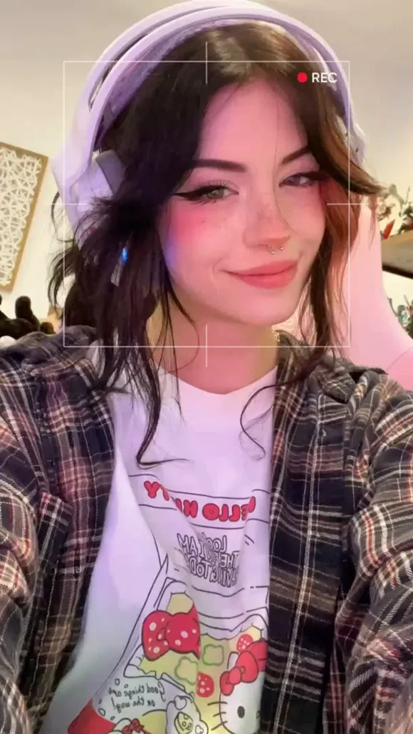 Hannah Owo Gaming Headset Selfie OnlyFans Video Leaked
