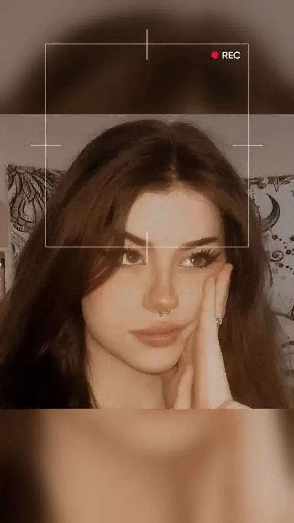 Hannah Owo Nose Piercing Selfie Pose OnlyFans Video Leaked