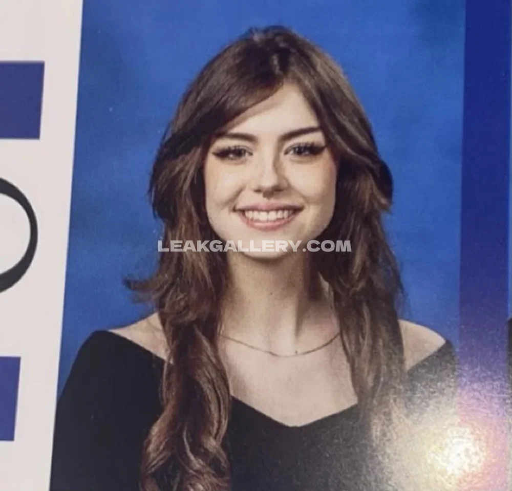 Hannahowo Smiling School Photo Pose OnlyFans Photo Leaked
