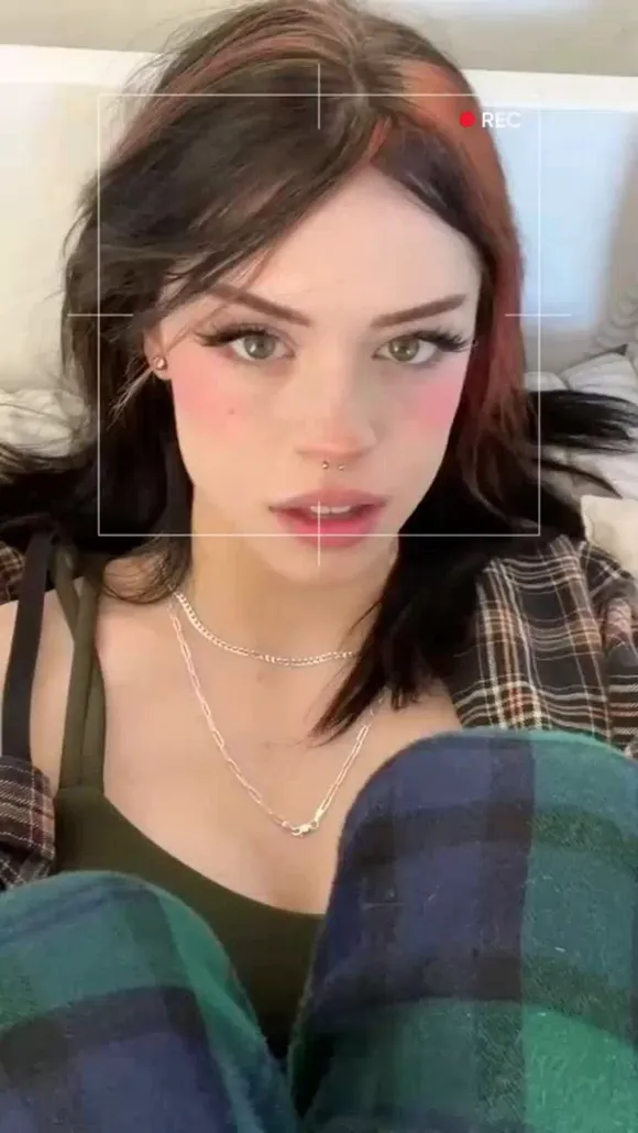 Hannah Owo Nose Piercing Selfie OnlyFans Video Leaked