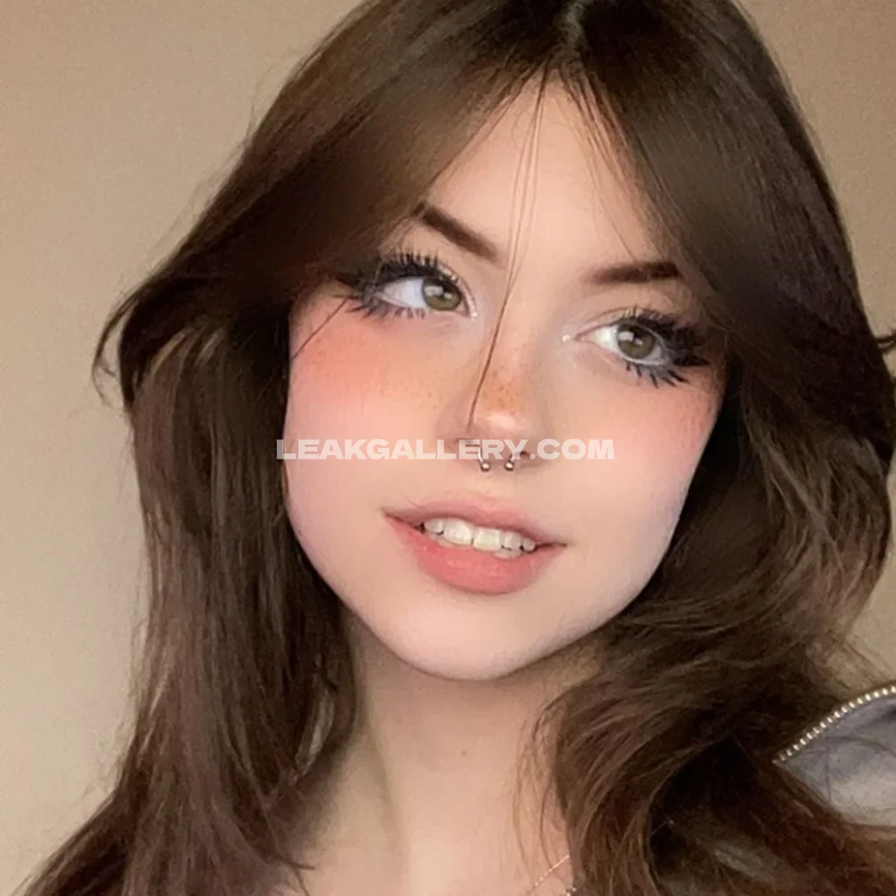 Hannah Owo Close Up Face Smile OnlyFans Photo Leaked