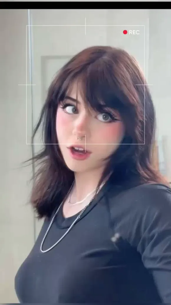 Hannah Owo Nose Piercing Selfie OnlyFans Video Leaked