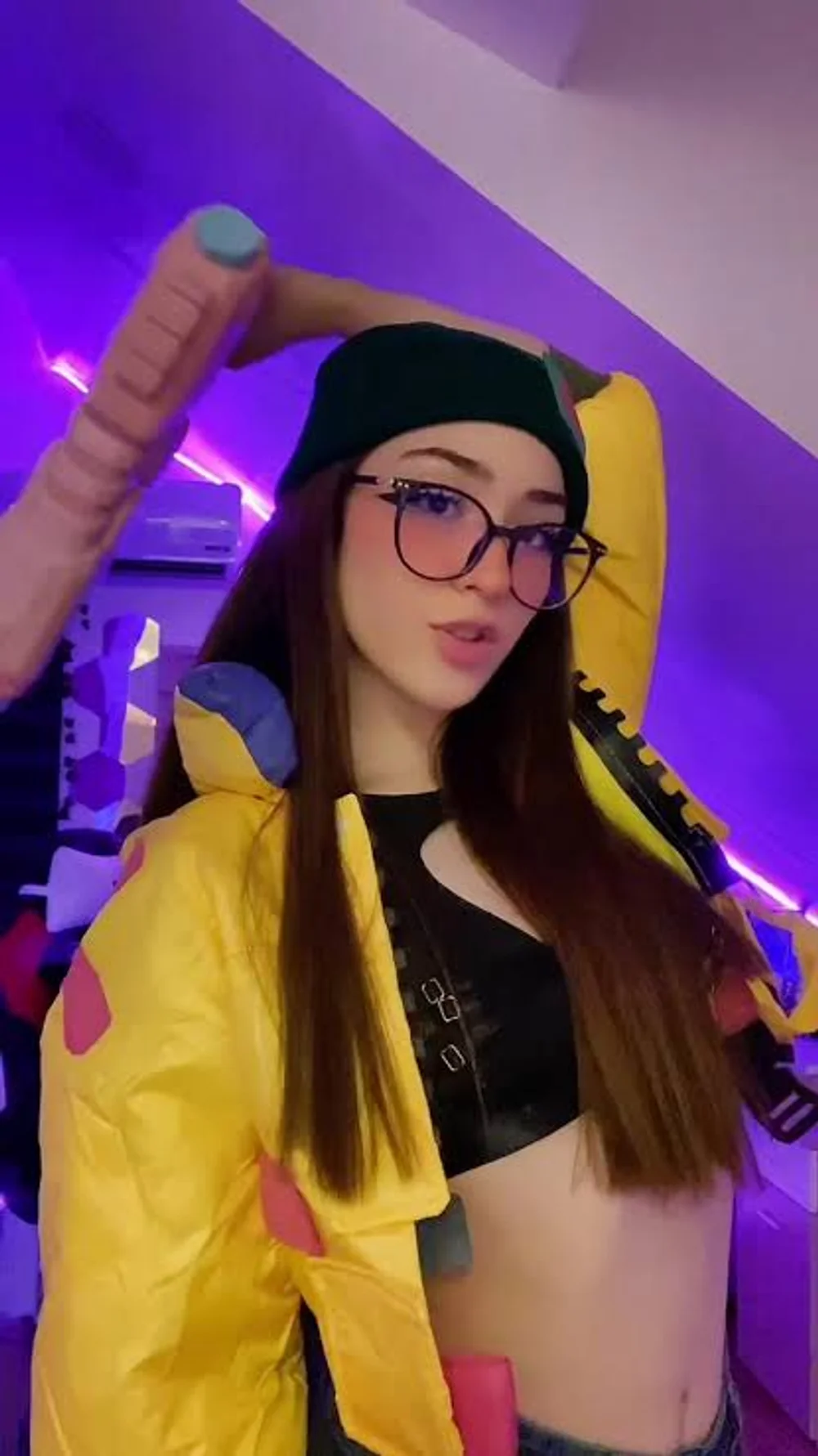 Hannapunzel Yellow Jacket Crop Top OnlyFans Photo Leaked