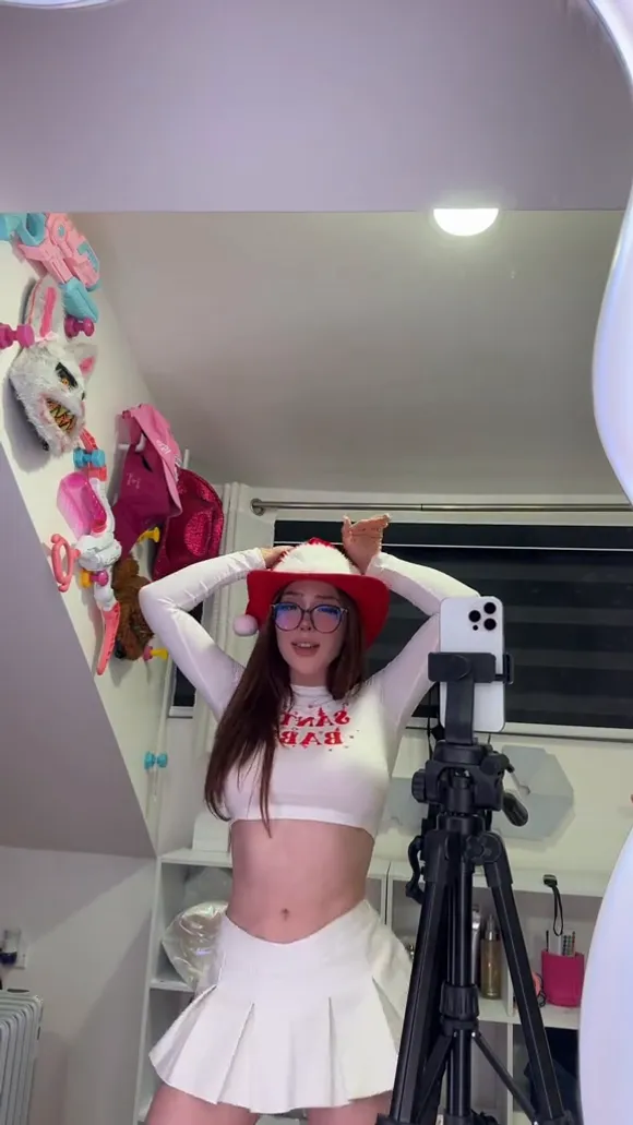 Hannapunzel White Crop Top Tease OnlyFans Video Leaked