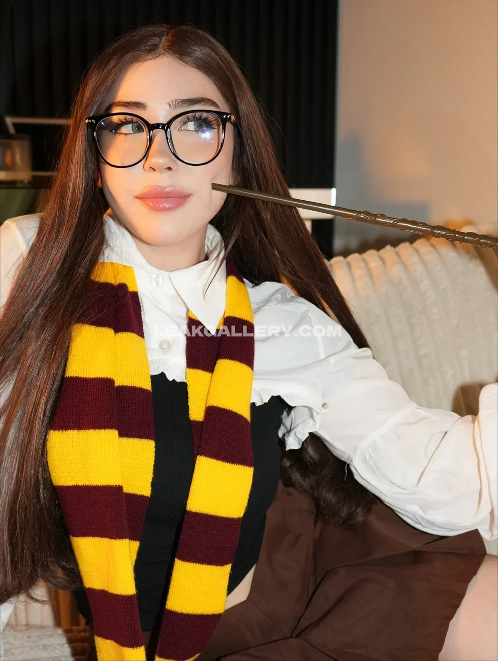 Hannapunzel Glasses And Scarf Tease OnlyFans Photo Leaked