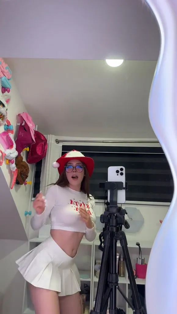 Hannapunzel White Crop Top Tease OnlyFans Video Leaked