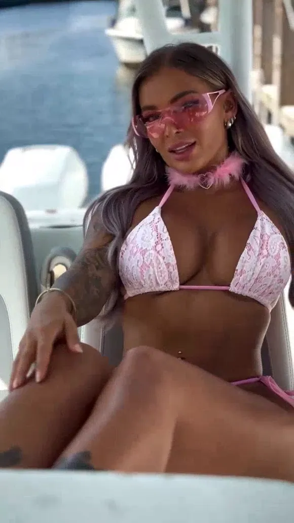 Hayleydavies Pink Lace Bikini Pose OnlyFans Video Leaked