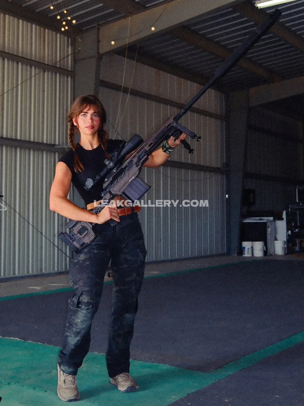 Haylujan Military Style Gun Pose OnlyFans Photo Leaked