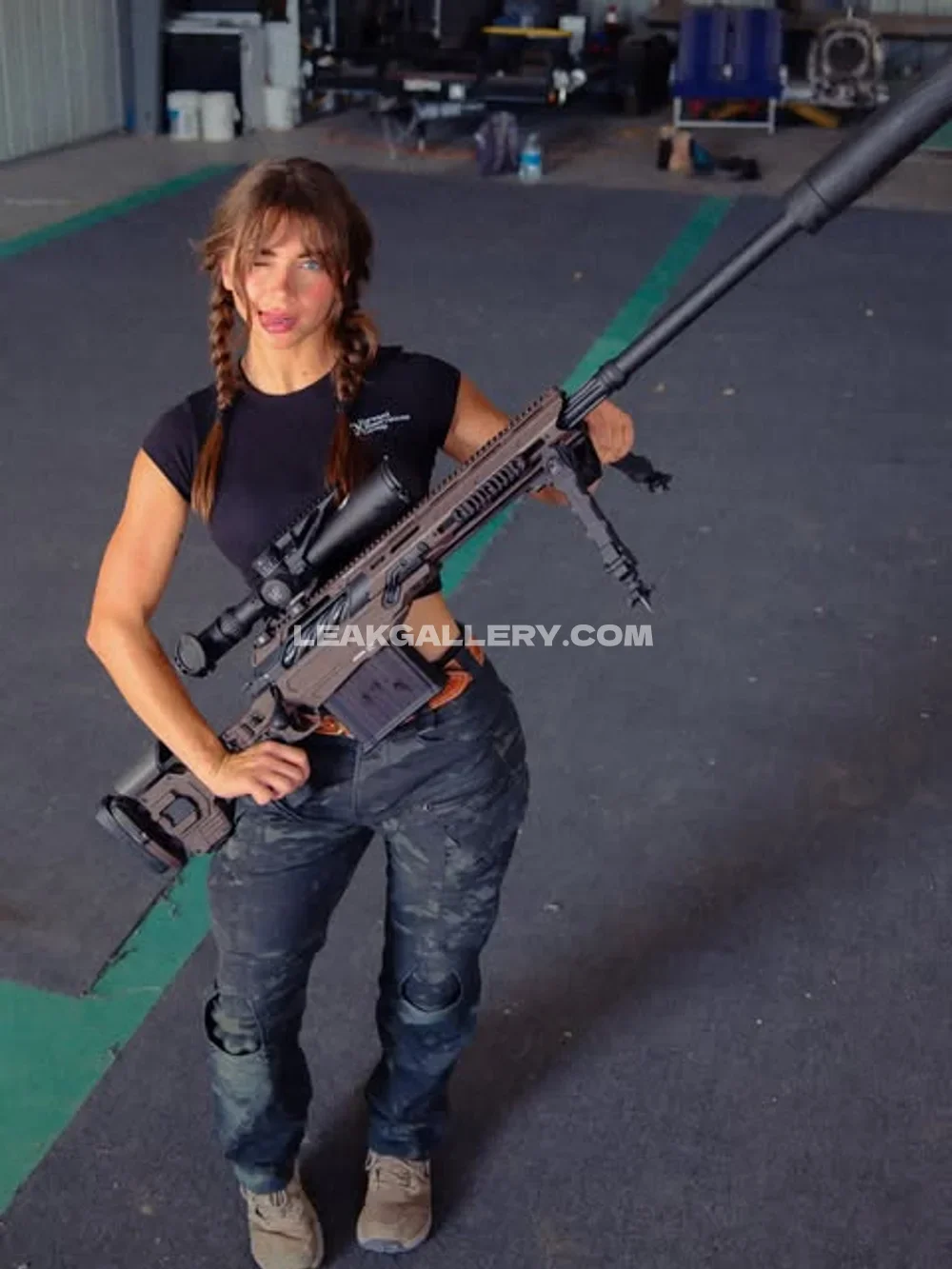 Haylujan Tactical Gear Pose With Rifle OnlyFans Photo Leaked