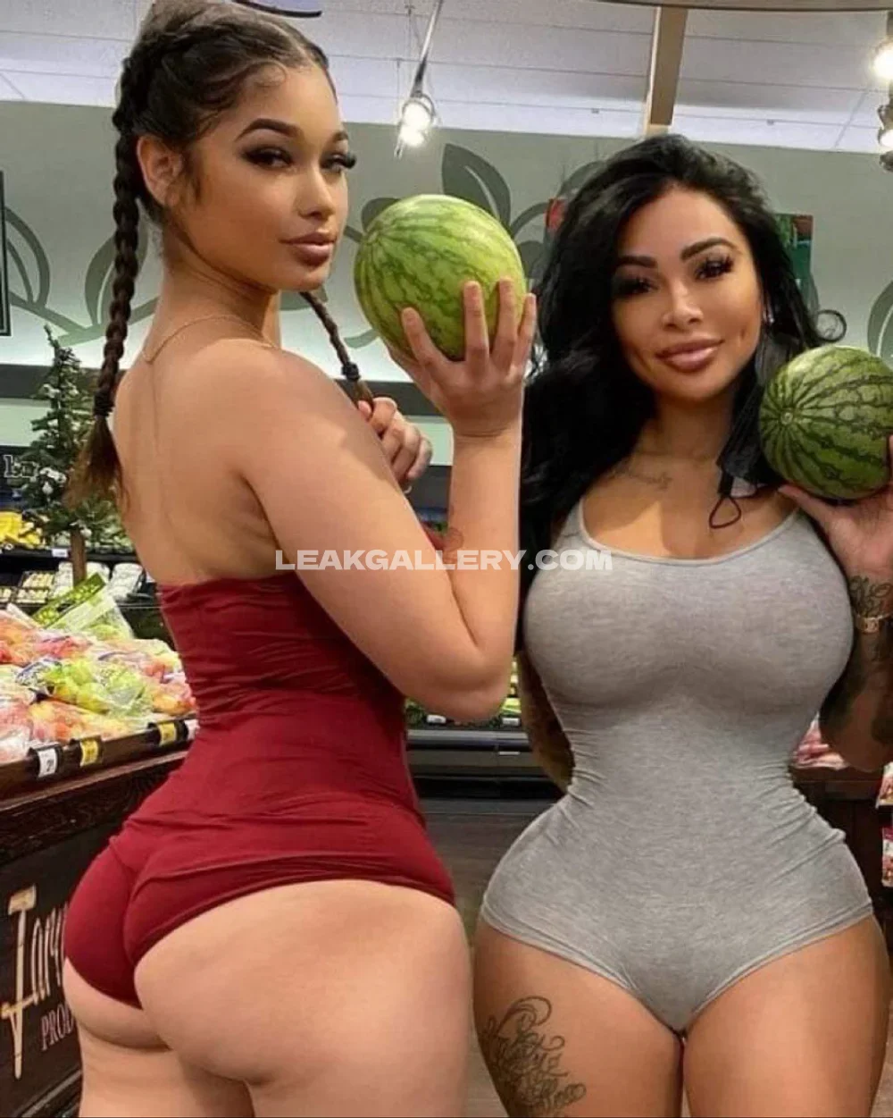 Hot4lexi Grey Bodysuit Watermelon Hold OnlyFans Photo Leaked