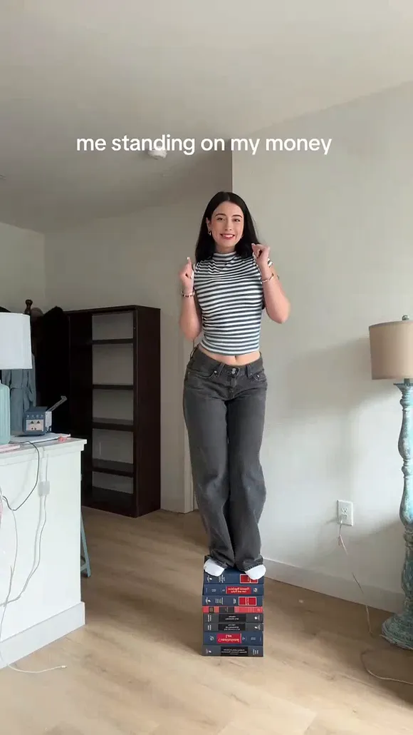 Hotblockchain Striped Crop Top Pose OnlyFans Video Leaked