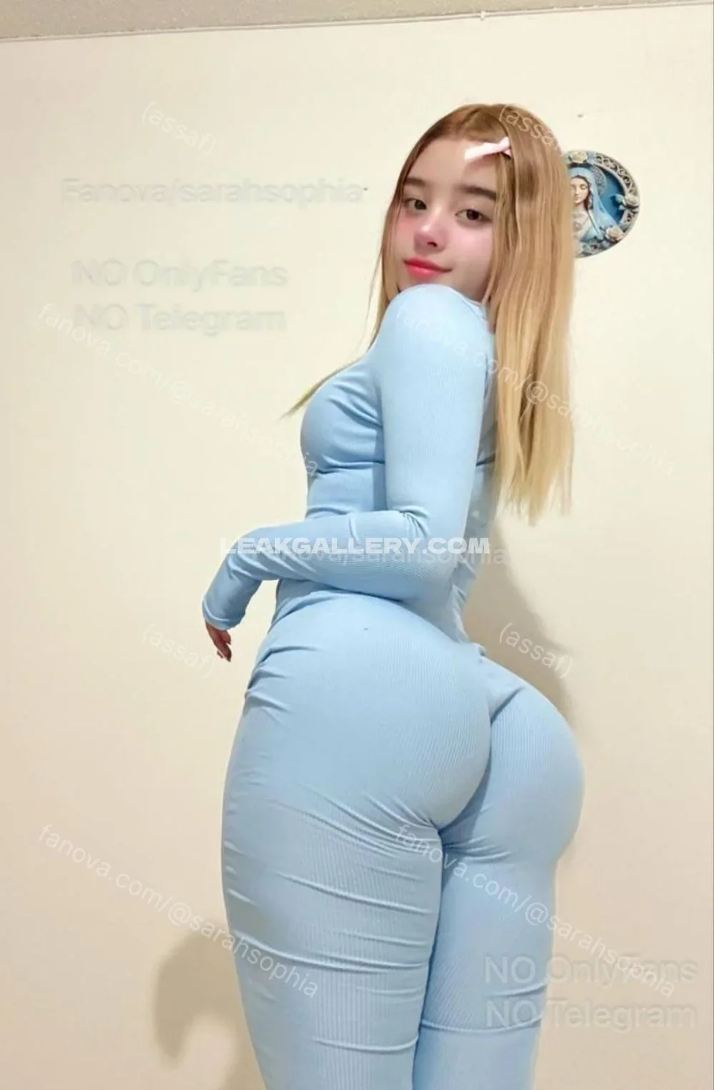Imsarah.s Tight Blue Bodysuit Pose OnlyFans Photo Leaked