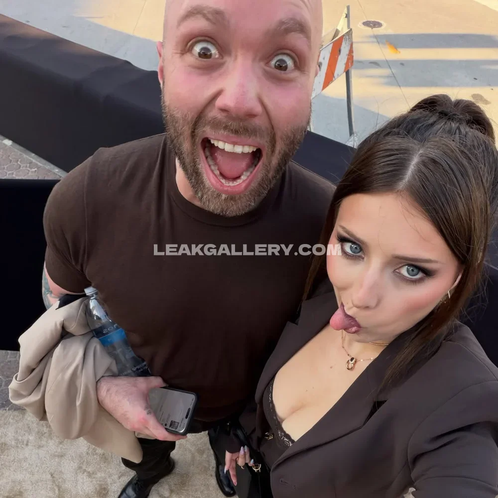 Imthe_annag Tongue Out Selfie Pose OnlyFans Photo Leaked