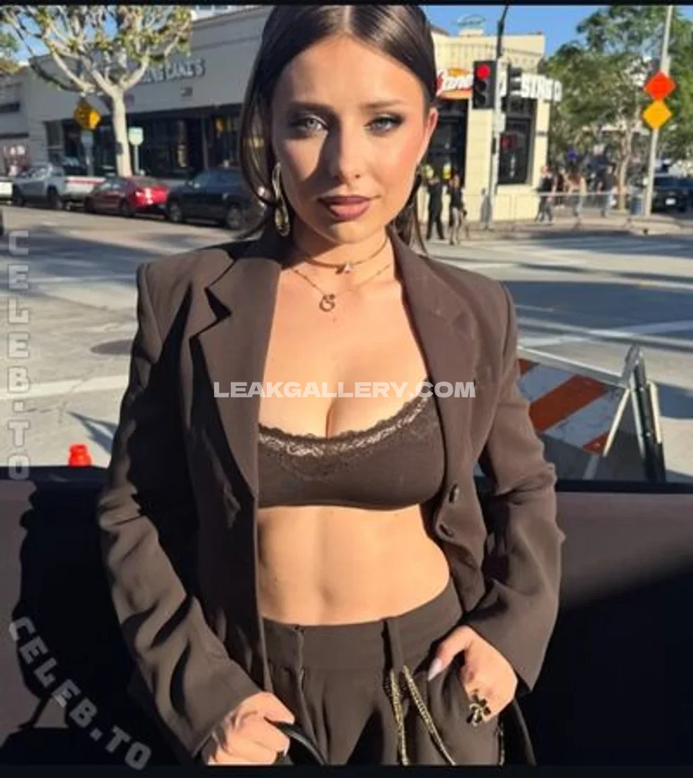 Imthe_annag Bralette And Blazer Outdoor OnlyFans Photo Leaked