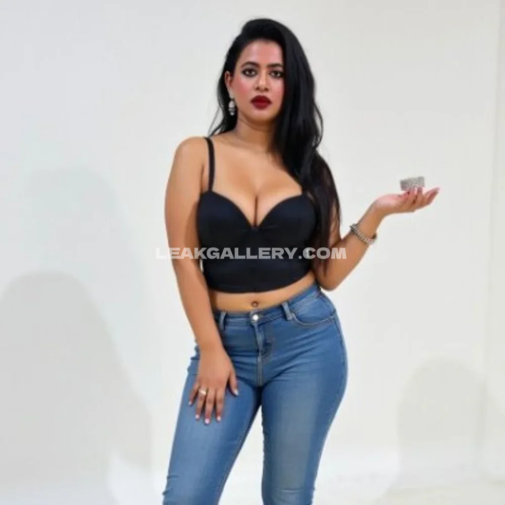 Indian_diva Black Bra And Jeans Pose OnlyFans Photo Leaked
