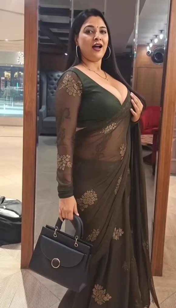 Indian_diva Sheer Saree Pose With Handbag OnlyFans Video Leaked