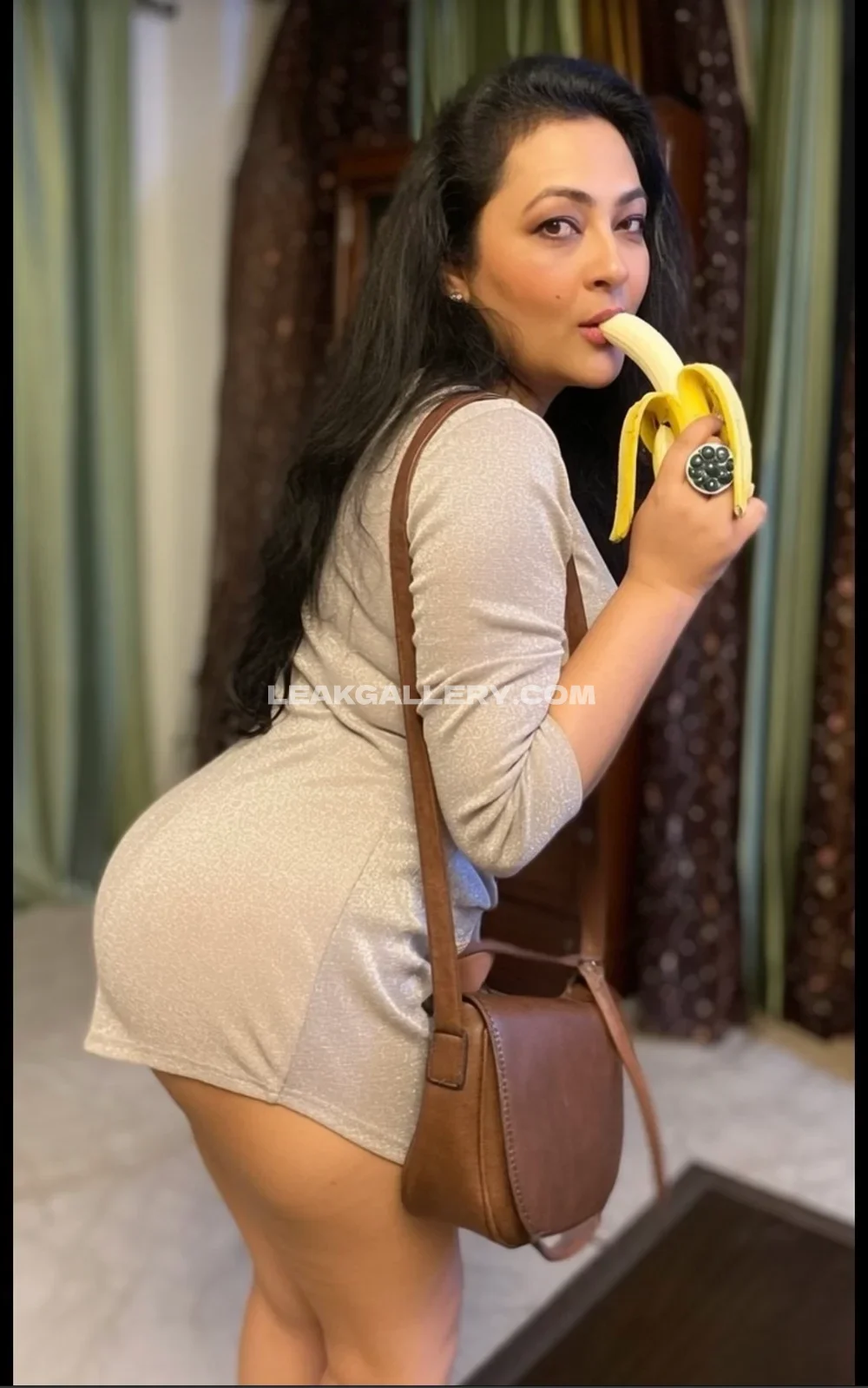 Indianlisa__official Banana Tease In Short Dress OnlyFans Photo Leaked