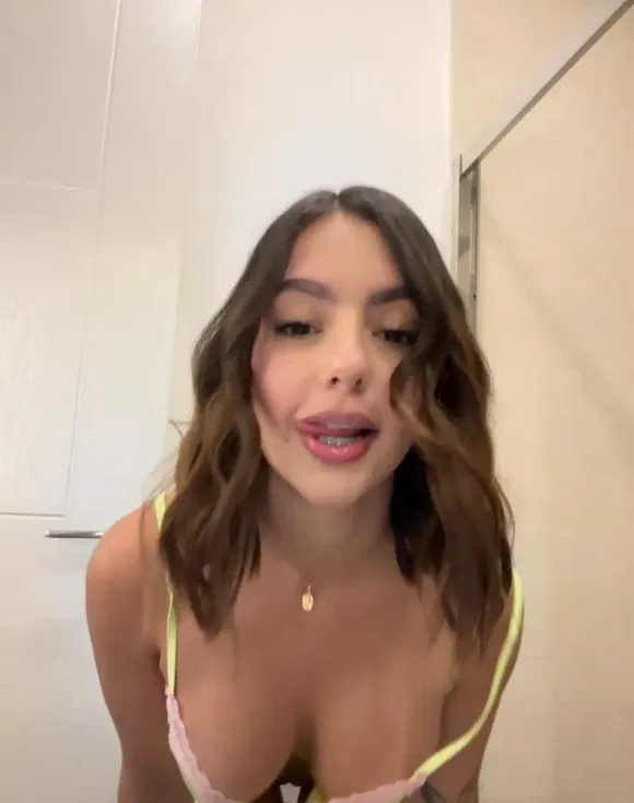 Irisrodriguez Lime Bra Tease OnlyFans Video Leaked