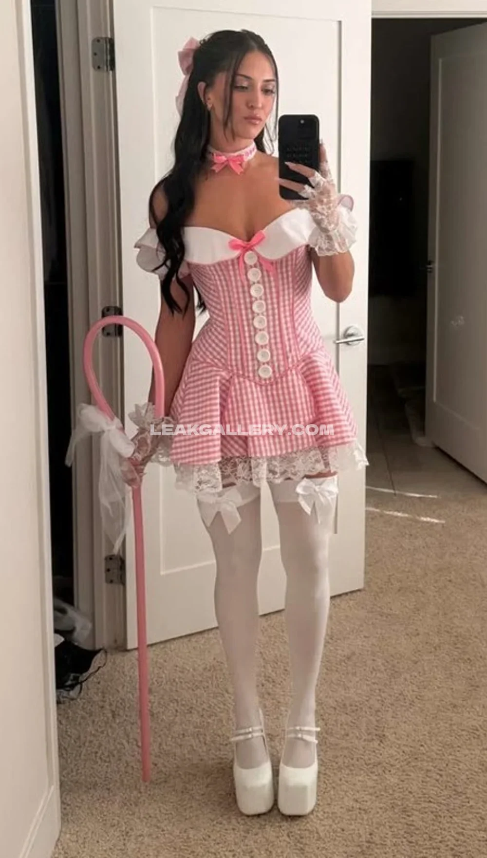Isabela.adele Pink Gingham Corset Selfie OnlyFans Photo Leaked