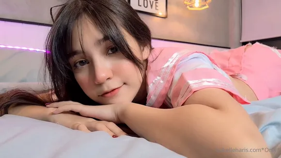 Isabelleharis Pink Schoolgirl Outfit Tease OnlyFans Video Leaked