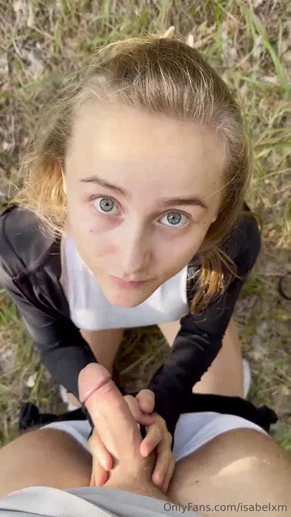 Isabelxm Outdoor Handjob Tease OnlyFans Video Leaked