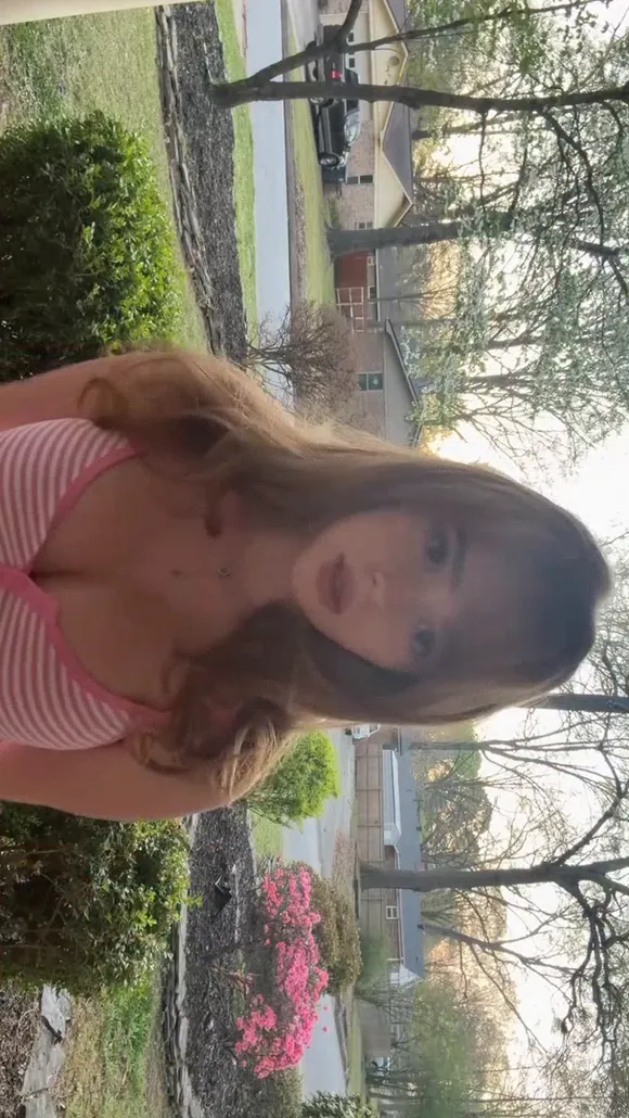 Itsblushdoll Outdoor Striped Top Pose OnlyFans Video Leaked