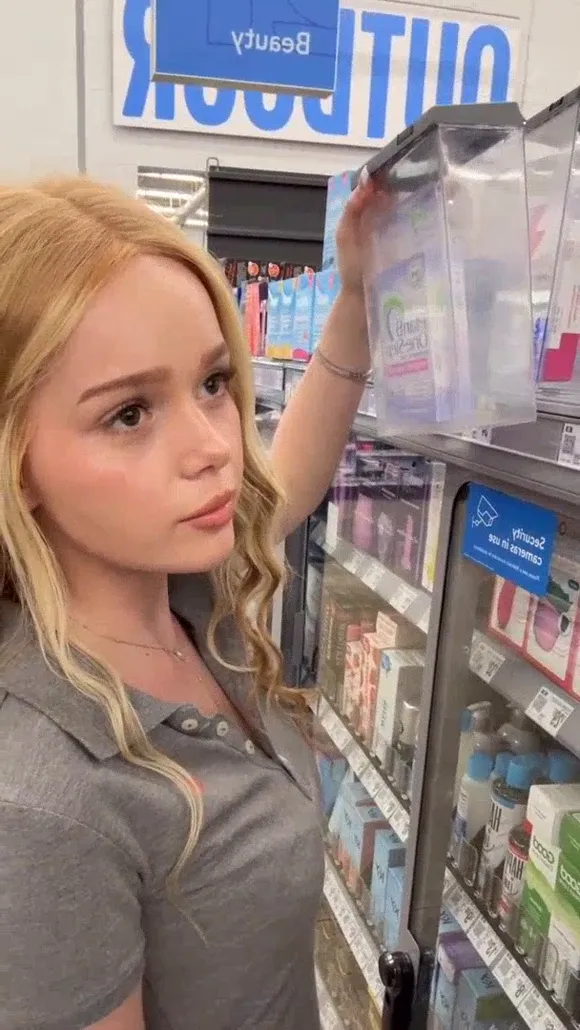 Itsblushdoll Store Clerk Pose OnlyFans Video Leaked