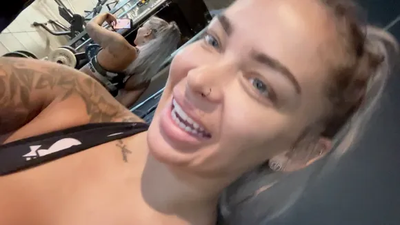 Itshayleydavies Tattooed Selfie Grin OnlyFans Video Leaked