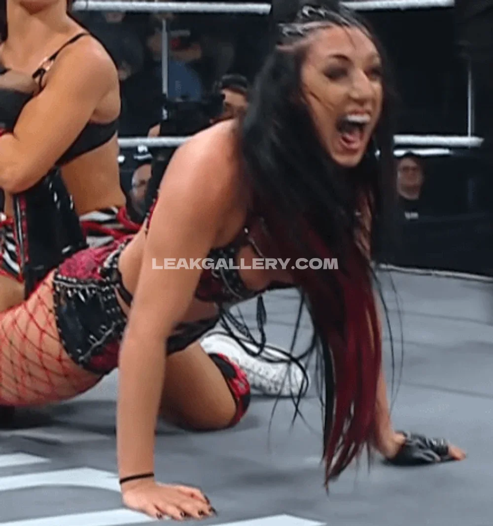 Jacyjaynewwe Kneeling Ring Pose OnlyFans Photo Leaked