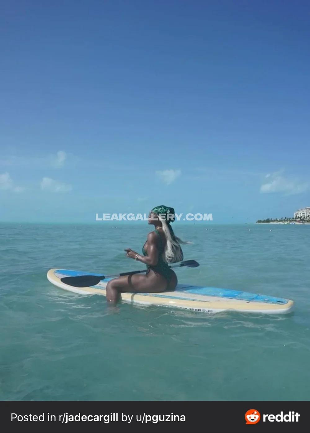 Jadecargill Bikini Paddleboard Pose OnlyFans Photo Leaked
