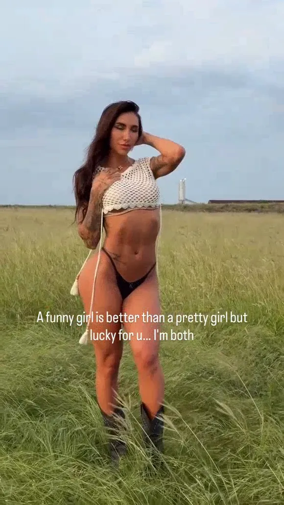Jamielyn Outdoor Bikini Pose OnlyFans Video Leaked