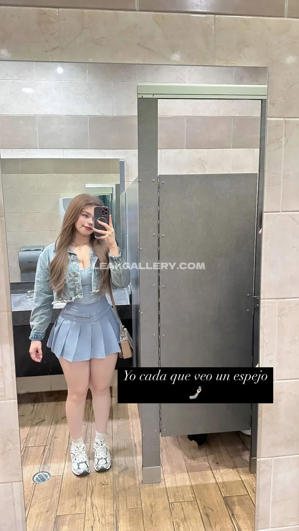 Jasmin.reyeshn Denim Jacket Over Skirt OnlyFans Photo Leaked