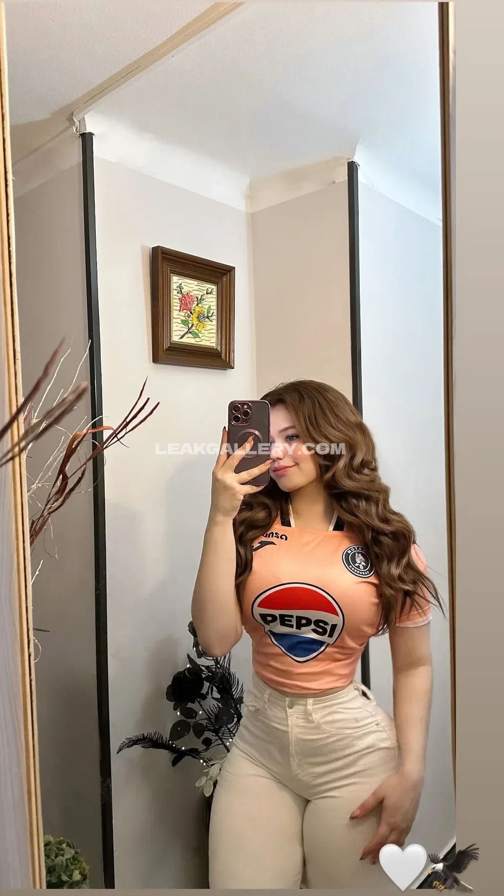 Jasmin.reyeshn Pepsi Jersey Hip Pose OnlyFans Photo Leaked