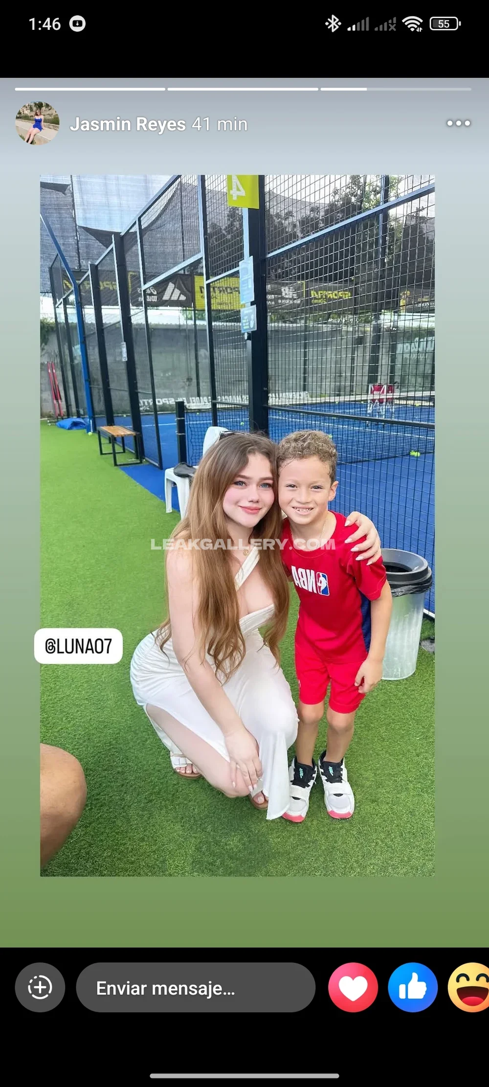 Jasmin.reyeshn White Dress Posing With Child OnlyFans Photo Leaked