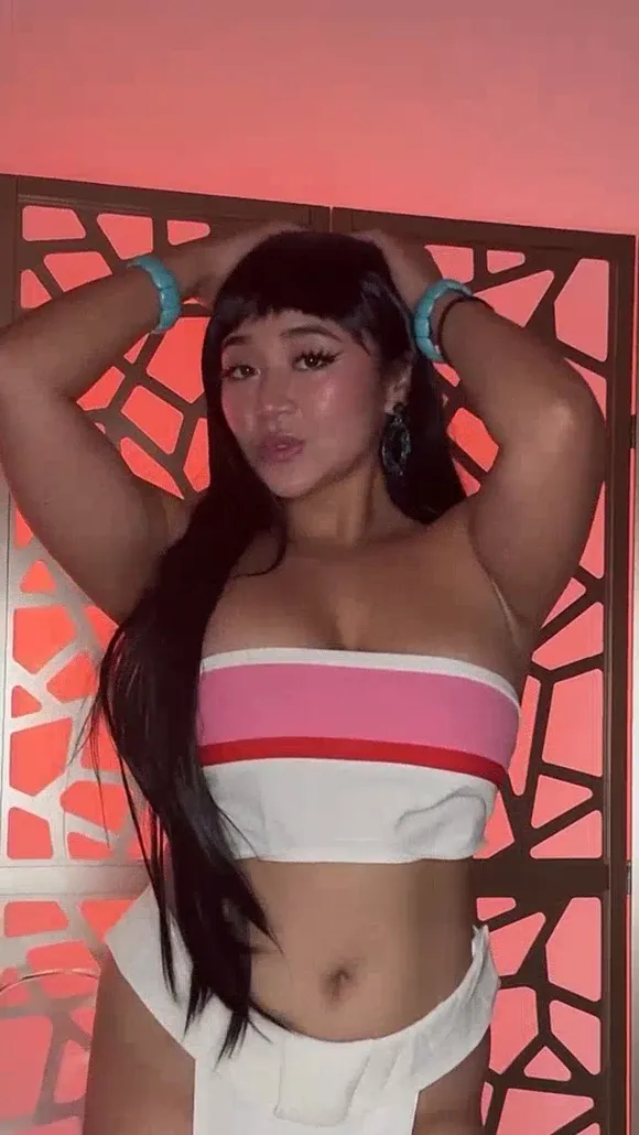 Jasminetea Striped Top Pose OnlyFans Video Leaked