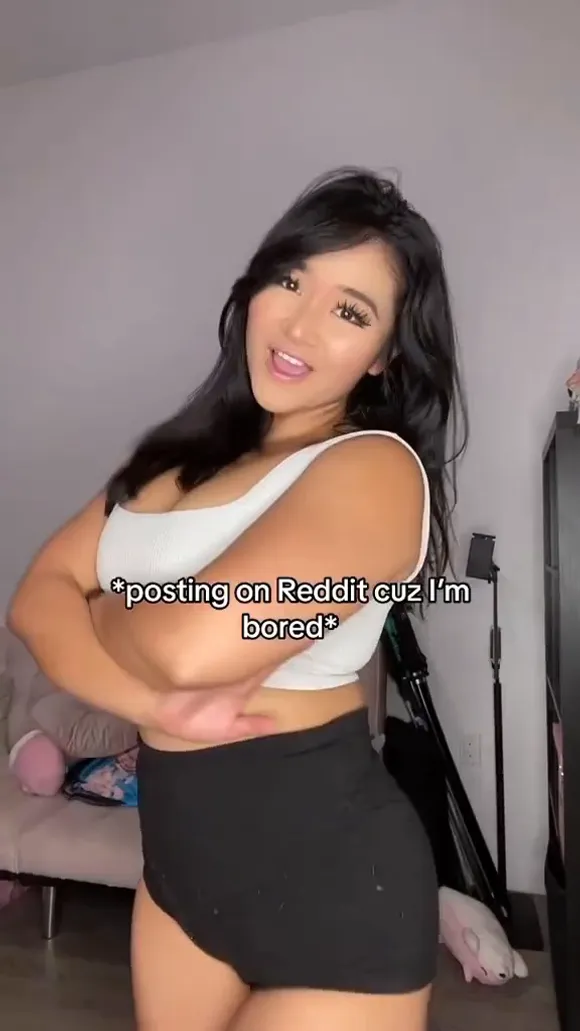 Jasminetea White Crop Top Pose OnlyFans Video Leaked