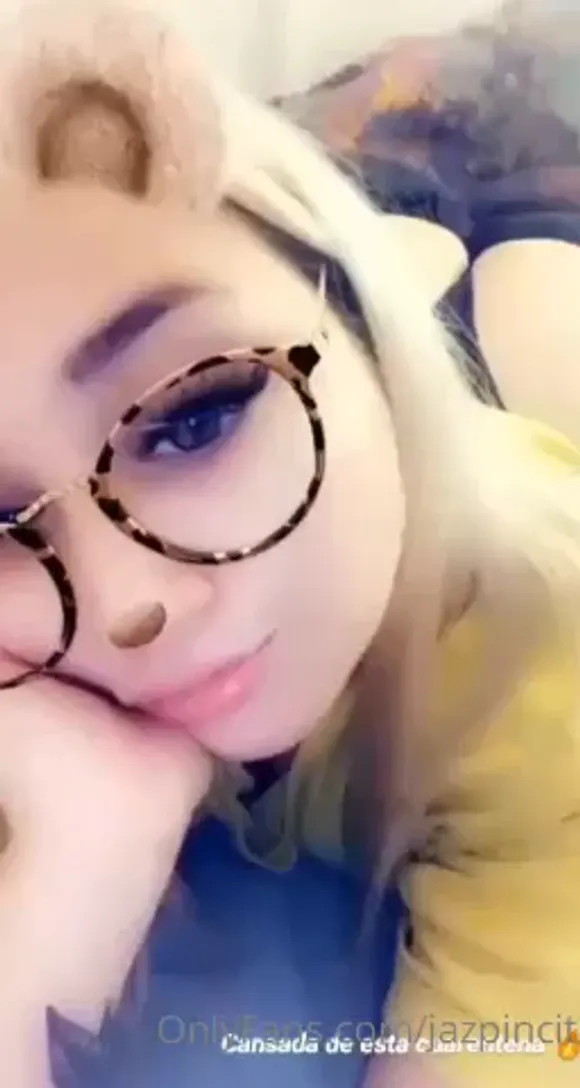 Jazpincita Glasses And Wig Selfie OnlyFans Video Leaked