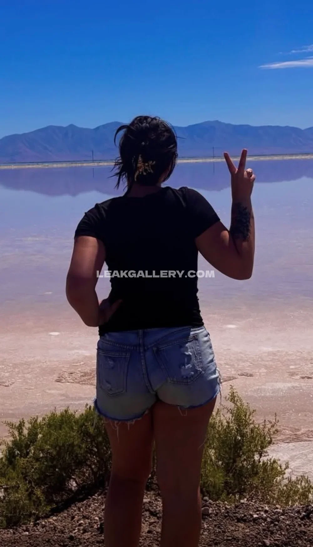 Jocelin_herrera Denim Shorts Ass Shot OnlyFans Photo Leaked