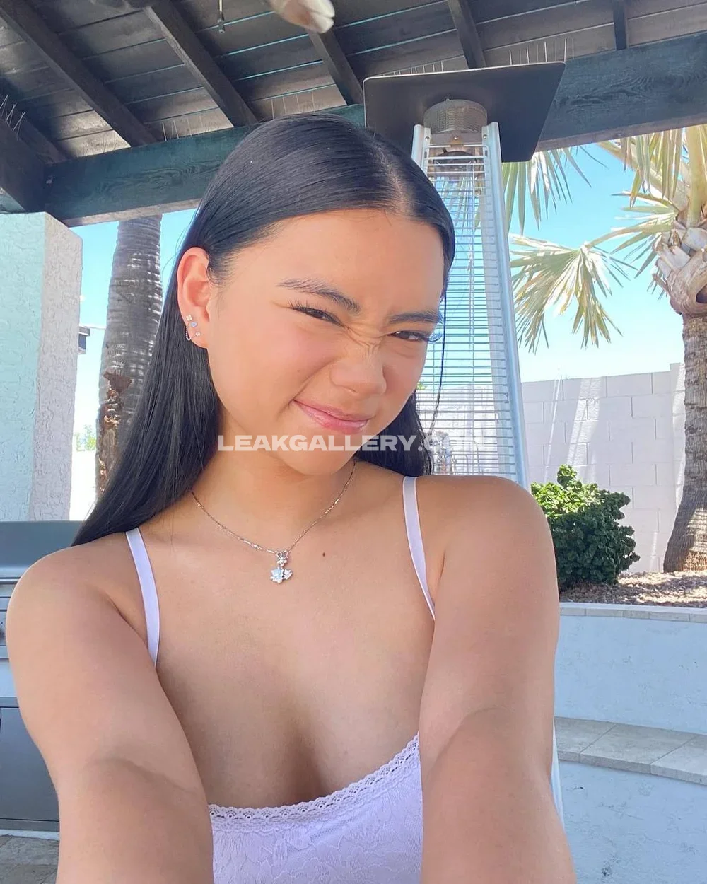 Joy Mei White Lace Bra Tease OnlyFans Photo Leaked