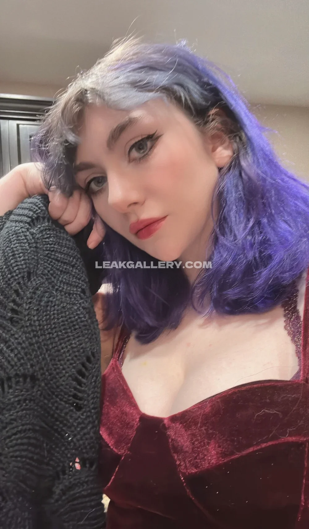 Justaminx Purple Hair Selfie Pose OnlyFans Photo Leaked