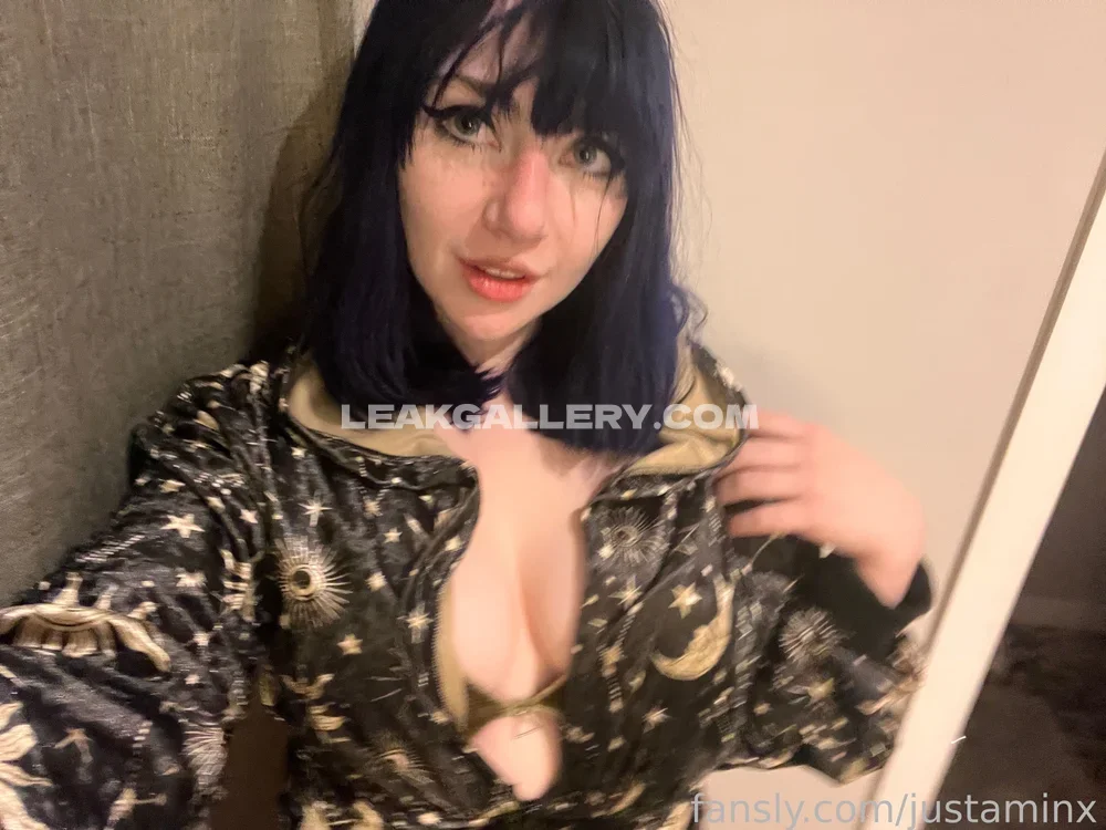 Justaminx Deep V Bodysuit Tease OnlyFans Photo Leaked