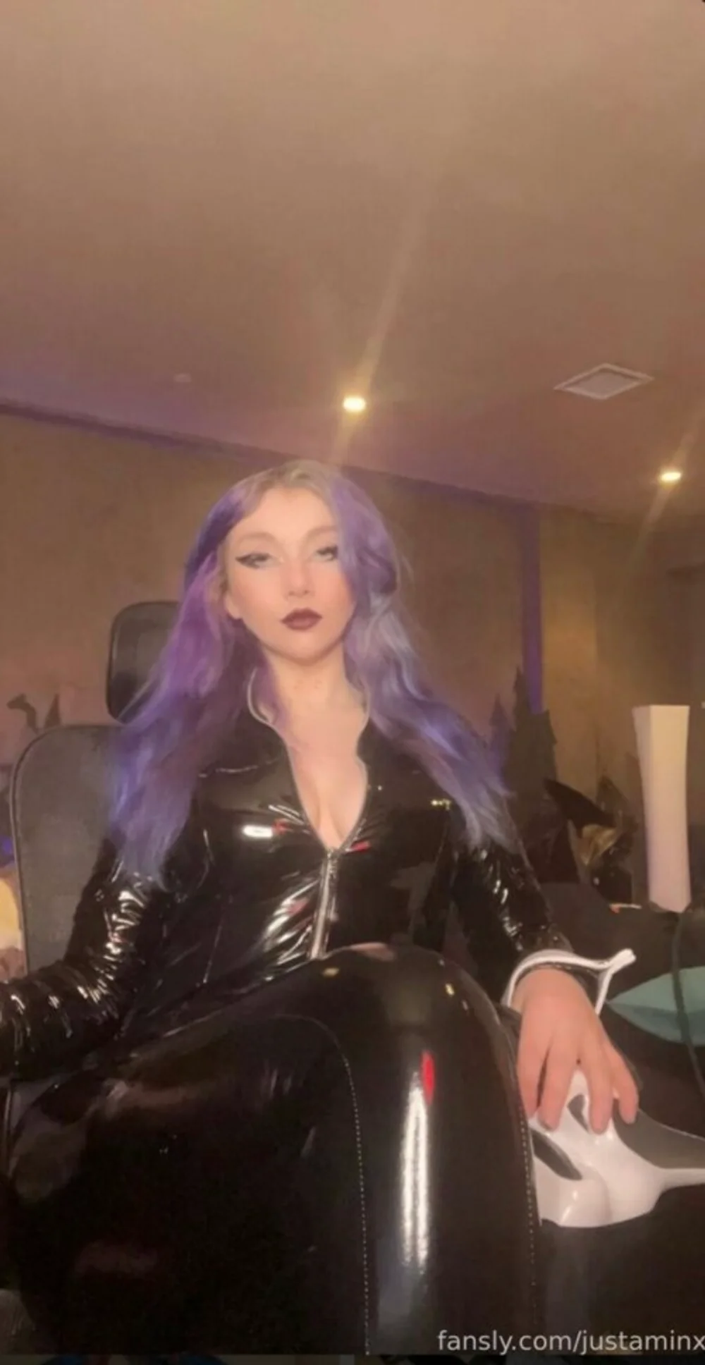 Justaminx Latex Bodysuit Pose OnlyFans Photo Leaked