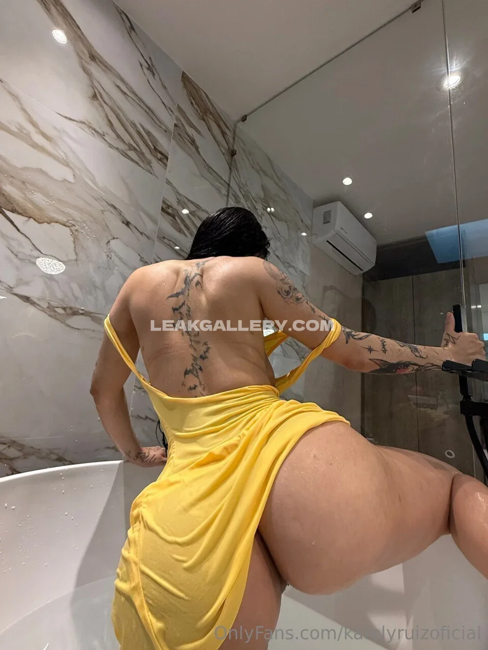 Karelyruiz Yellow Dress Ass Twerk OnlyFans Photo Leaked