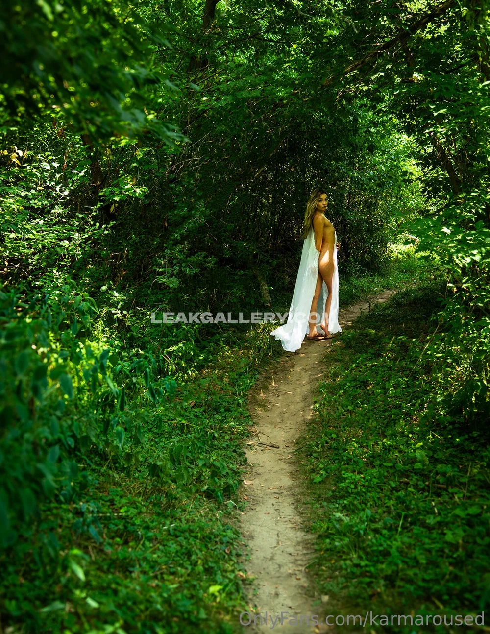 Karmaroused Naked Forest Walk OnlyFans Photo Leaked