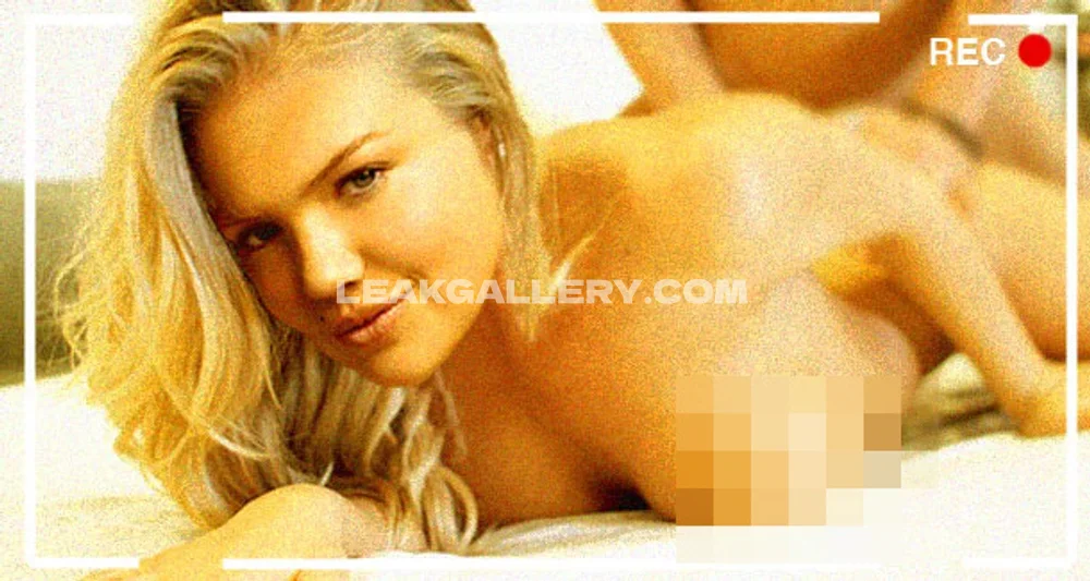 Kateupton Naked Bed Pose Smiling OnlyFans Photo Leaked