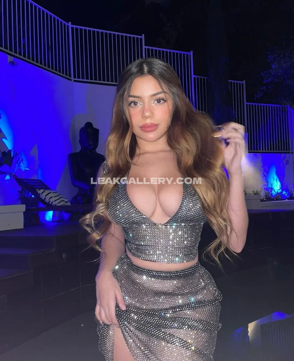 Katianakay Sparkly Crop Top Display OnlyFans Photo Leaked