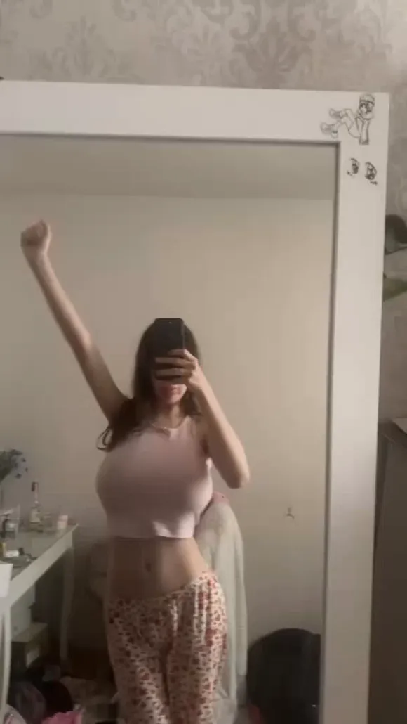 Katkixi Mirror Selfie In Pajamas OnlyFans Video Leaked