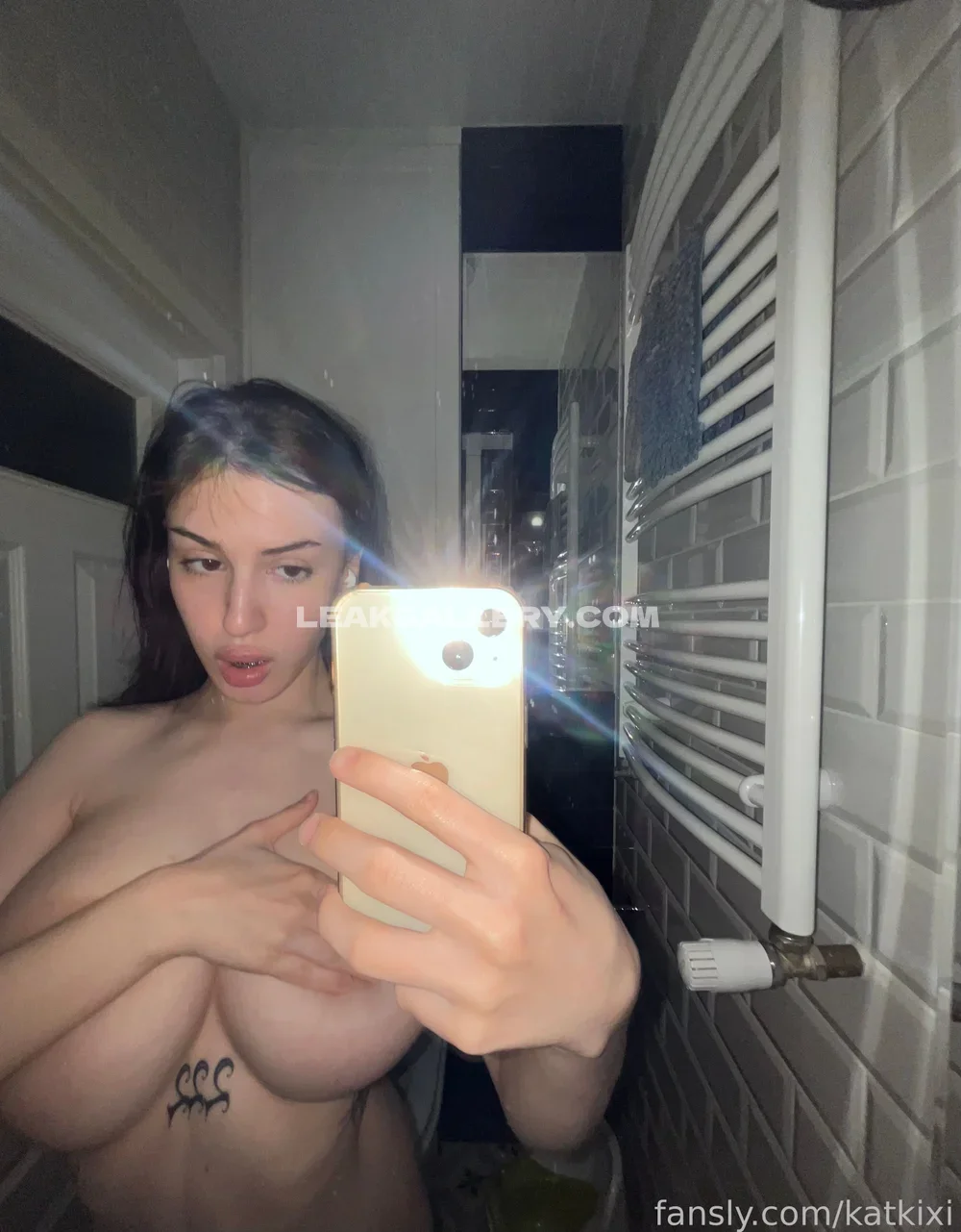 Katkixi Topless Mirror Selfie OnlyFans Photo Leaked